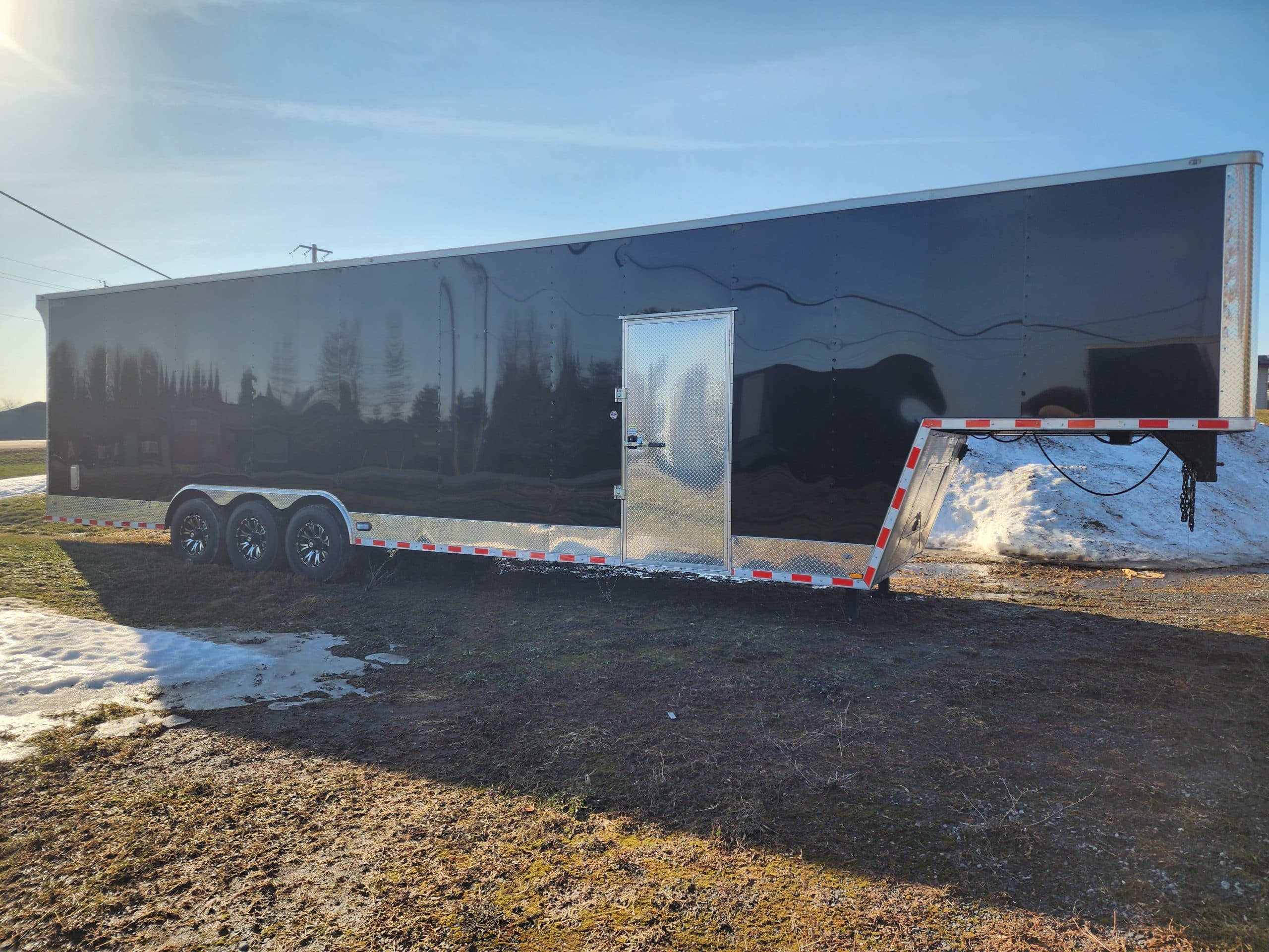 2026 T-BONE 8.5 x 40 Canuck Enclosed Gooseneck